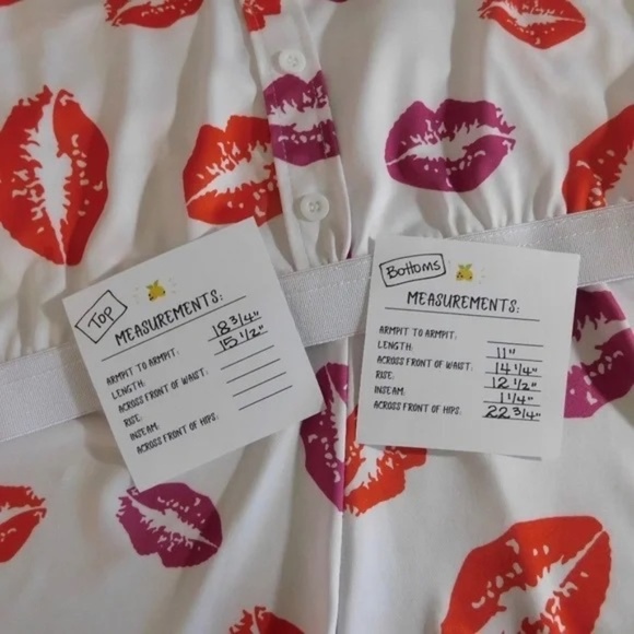 NEW!! HOT LIPS Lipstick Kiss Cropped Loungewear Two Piece Set Top Shorts X-Large - Picture 10 of 10